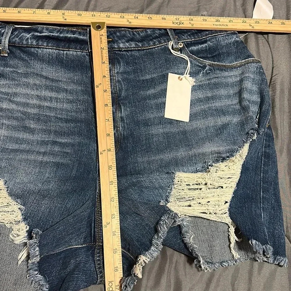 Good American I Bombshell Shorts Ss 20 NWT - Picture 11 of 16